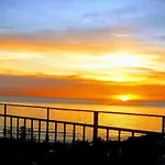 Beachside Bliss Pool Centola