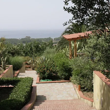 Belvilla By Oyo Casa Blu