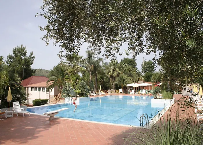 Beachside Bliss Pool * Centola